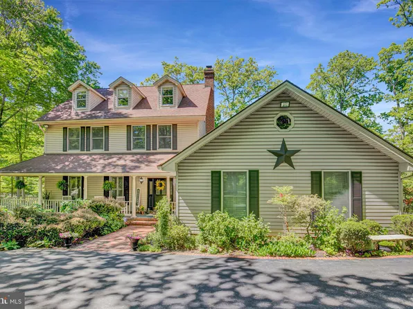 9880 Hampton Rd, Fairfax Station, VA 22039
