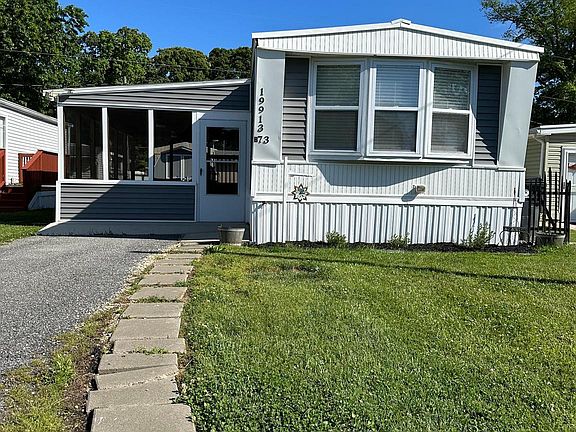 2nd image of 19913 Sea Air Ave #21298