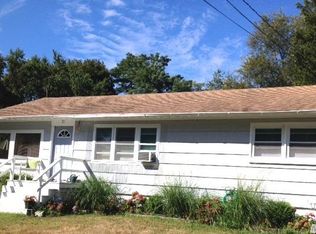 71 Green Tree Dr, Riverhead, NY 11901