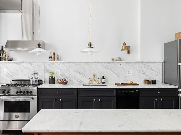 4th image of 82 Chauncey St #2