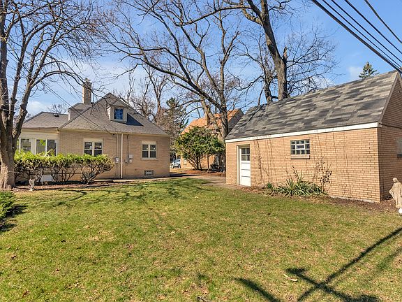 3rd image of 1039 Forest Hill St