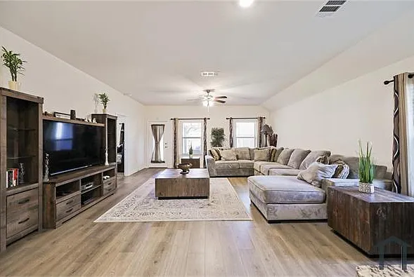 310 Hollow Branch Dr — Photo 6