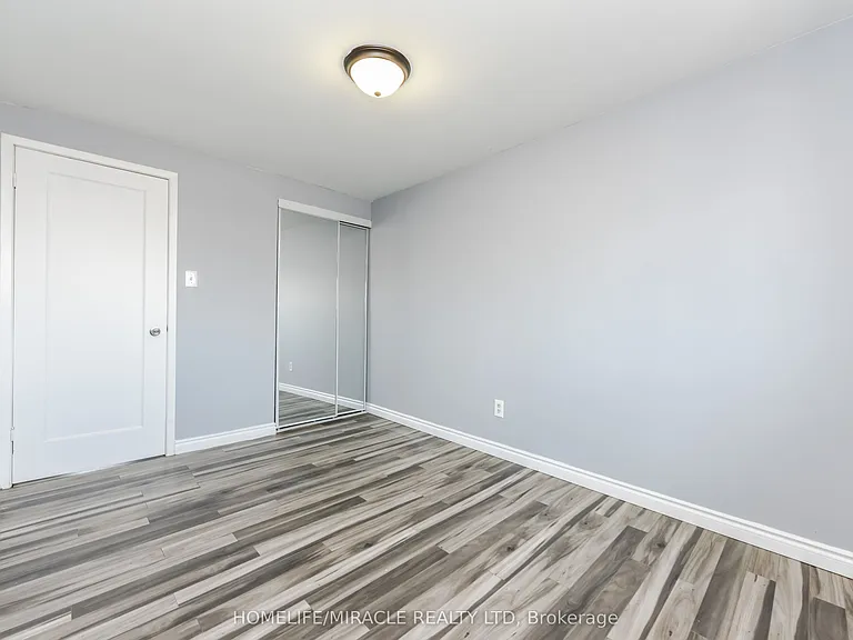 72 Carleton Pl #72 — Photo 18