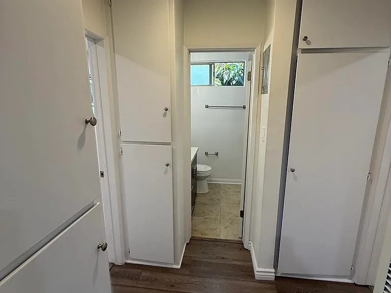 536 N Sweetzer Ave #17 — Photo 13