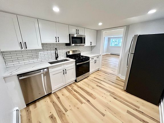2nd image of 8905 Plainfield Rd #G