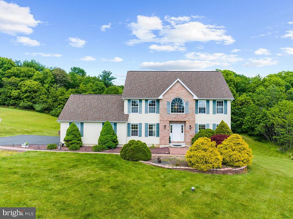 1st image of 207 Stacia Way