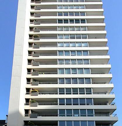 5th image of 1070 Green St APT 1402
