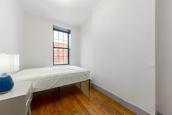 Rented by Nooklyn NYC LLC | media 34