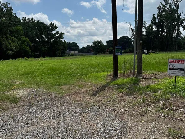 512 Cypress Dr, Baker, LA 70714