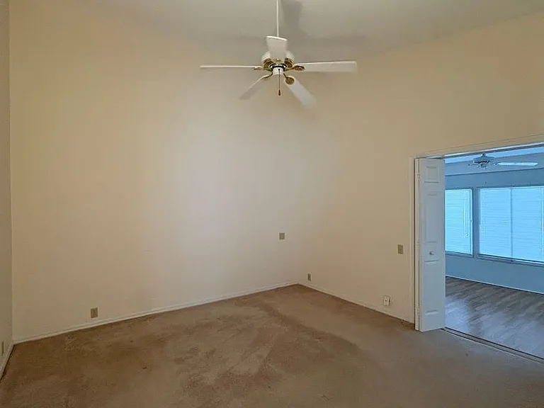 8439 Pavilion Dr — Photo 11