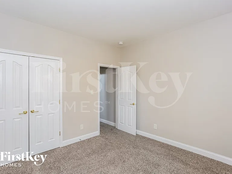 9633 Waltham Ct — Photo 11