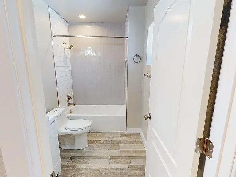 841 Mariposa St — Photo 16