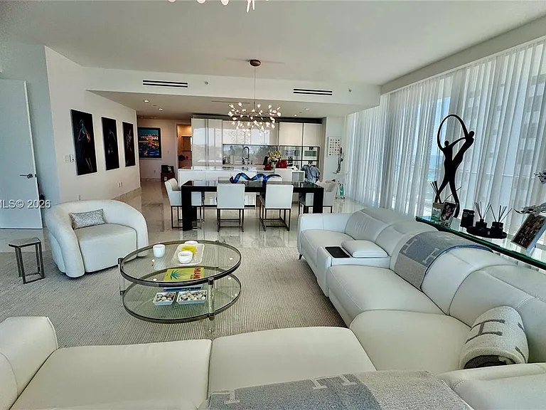 10201 Collins Ave #511 — Photo 2