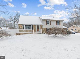 1033 Davisville Rd, Southampton, PA 18966