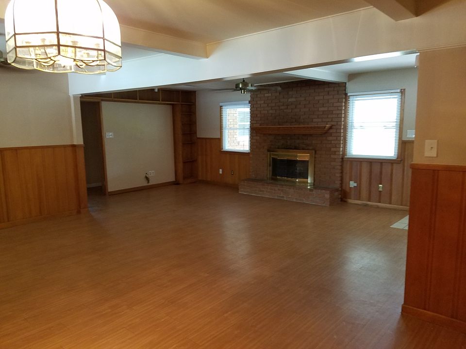 2nd image of 4901 16th St