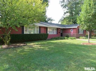 1 Westgate Cir, Jacksonville, IL 62650