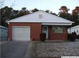 91 Troumaka St, Toms River, NJ 08757
