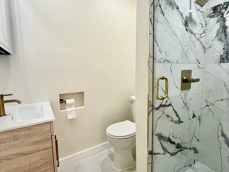 133 Grand St #1 — Photo 10