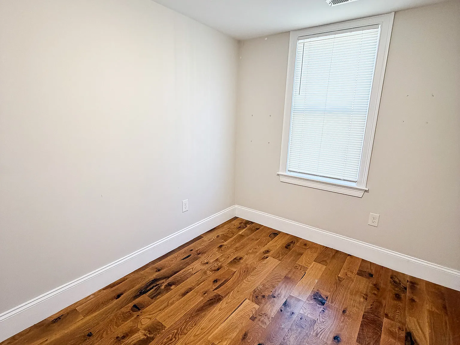 4 bed, $1,000 — Photo 2