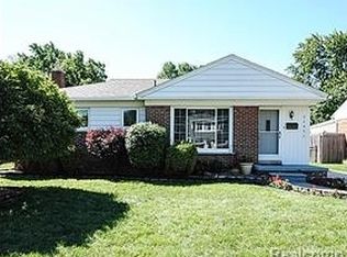 31931 Dover St, Garden City, MI 48135