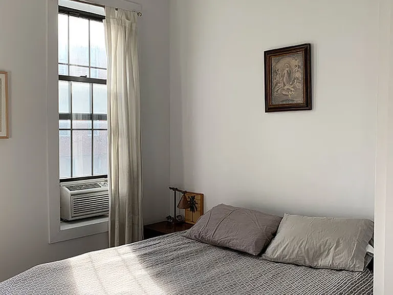 255 Jefferson St #2R — Photo 16
