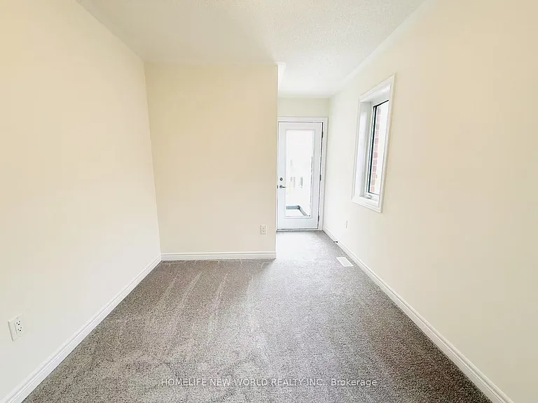 925 Crowsnest Holw — Photo 22