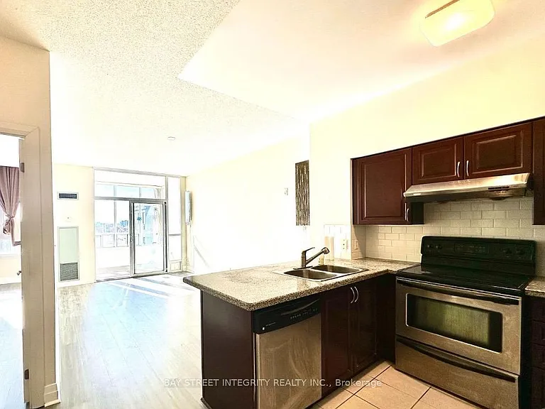 7373 Kennedy Rd #Penthouse 02 — Photo 8