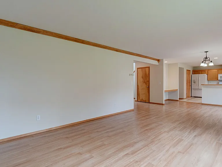 1730 NW Almond Loop — Photo 7