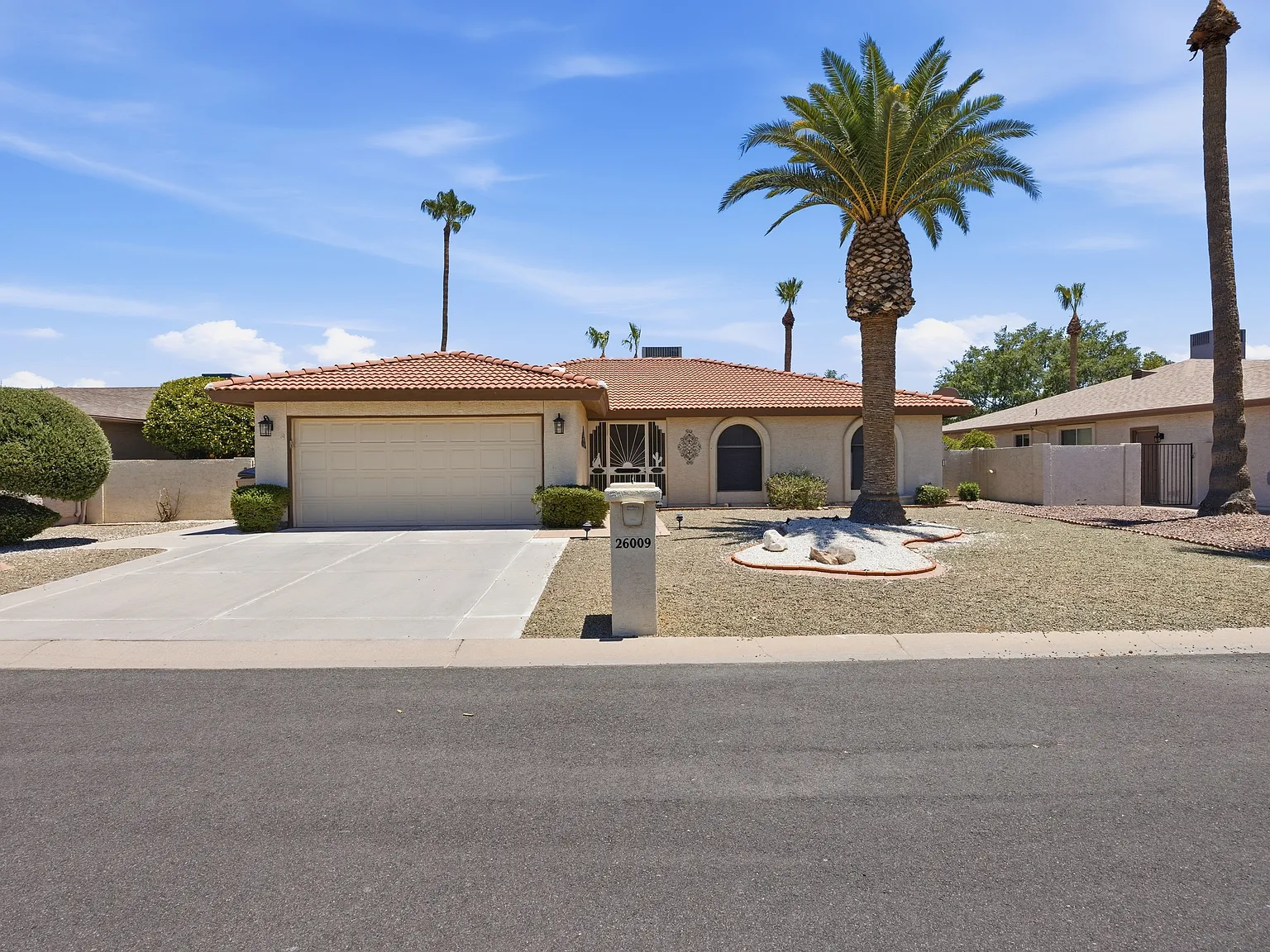 3 bed, 1971 sqft, $2,299 — Photo 1