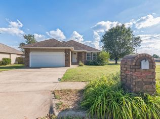 1006 Care Ave, Nixa, MO 65714
