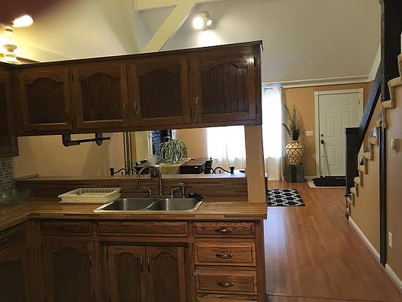 Open Concept Vaulted Ceiling