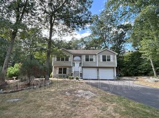 75 Great Brook Rd, Groton, CT 06340