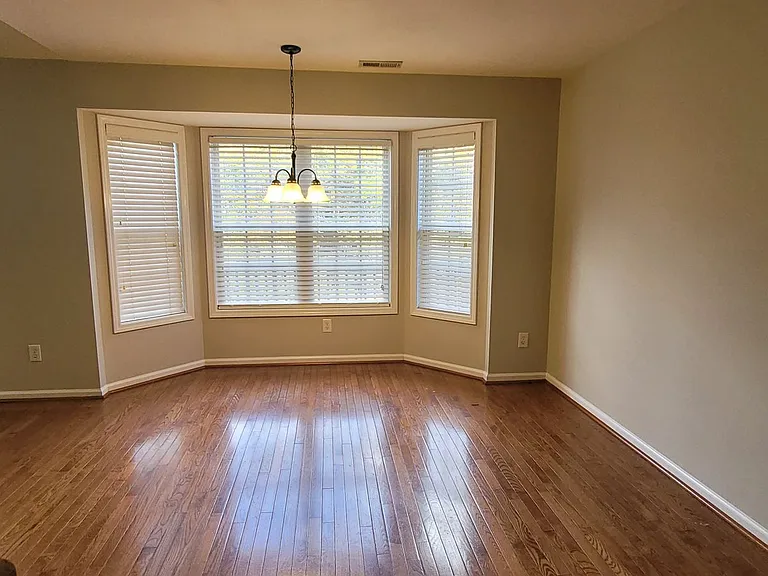 8022 Raymede Ct — Photo 6