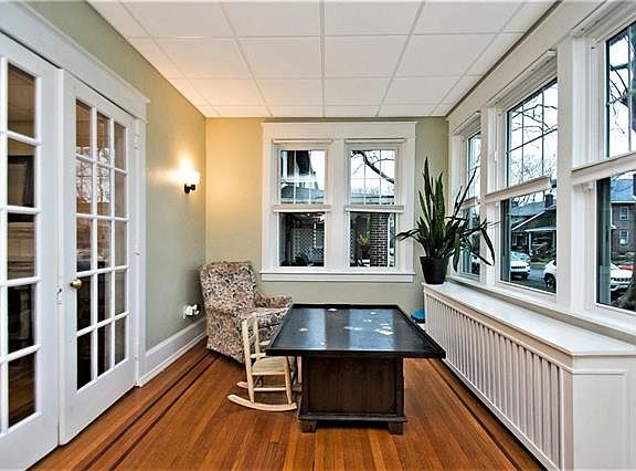 4th image of 2032 W Livingston St