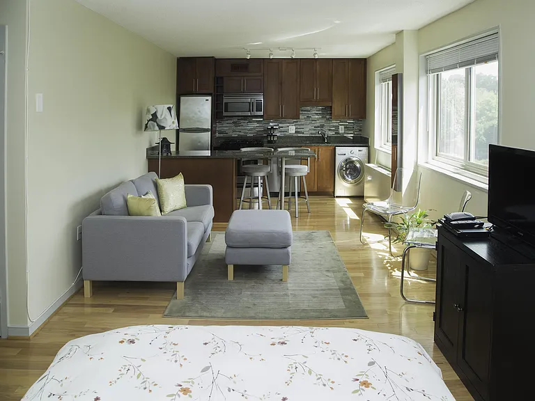 7333 New Hampshire Ave — Photo 5