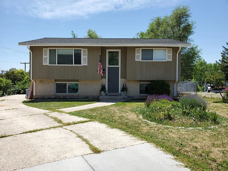 165 N 850 E — Photo 1