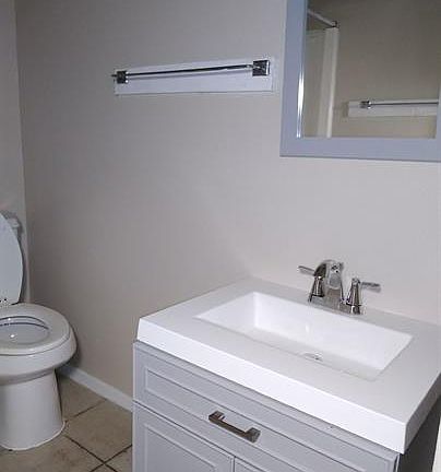 4th image of 1410 Marlton St #4