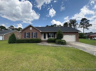 384 Oakwood Heights Dr, Lumberton, NC 28358