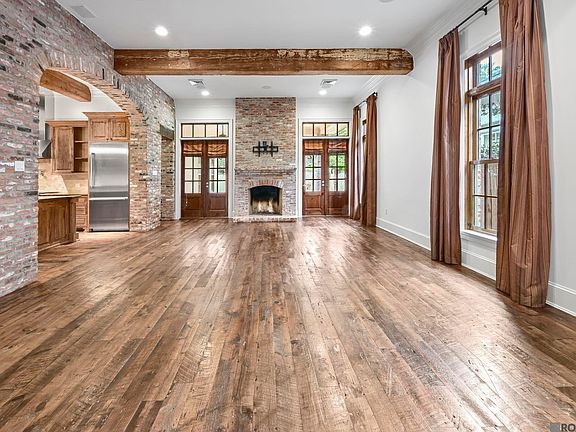 4th image of 4936 Mimosa St