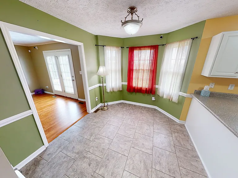 2438 Larwood Dr — Photo 13