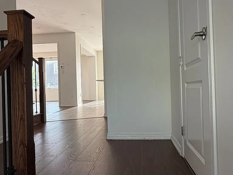 235 Apple Hill Cres — Photo 36