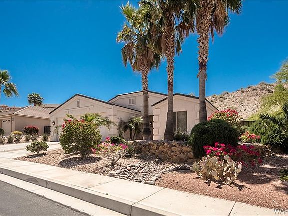 3rd image of 2910 Desert Trail Dr