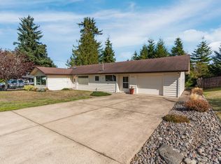 625 S Crestline Dr, Waldport, OR 97394