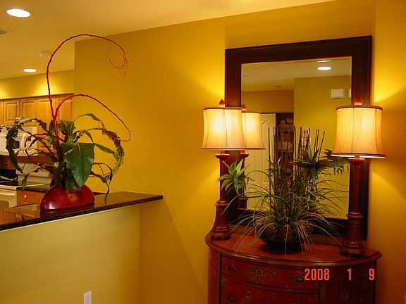 Foyer/Breakfast Nook