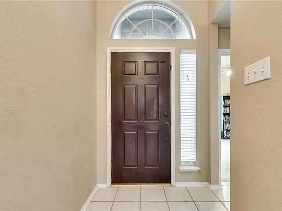 4th image of 2804 Dover Dr