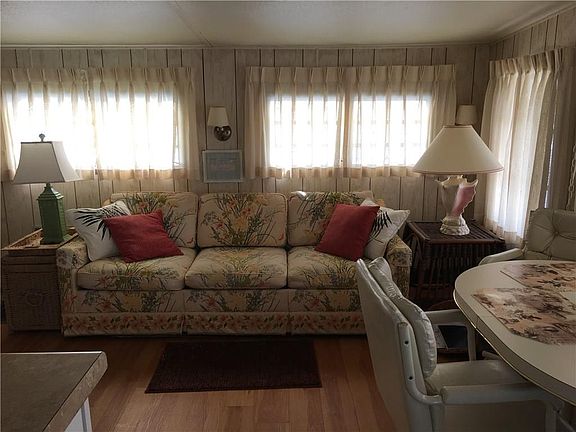 5th image of 1263 Nettles Blvd