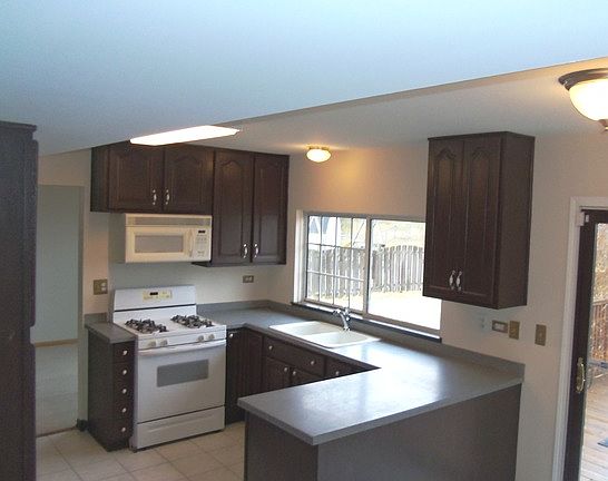 3rd image of 1825 College Green Dr