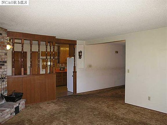 4th image of 878 Forest Glade Cir