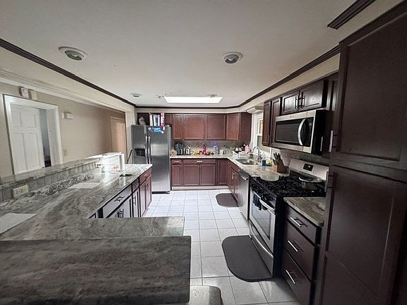 3rd image of 206 North Rd