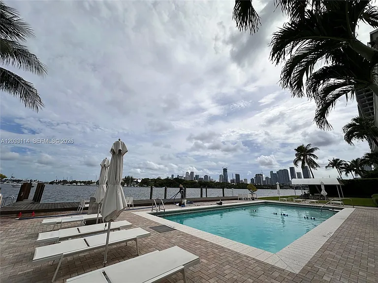 1100 Venetian Way #2B — Photo 32